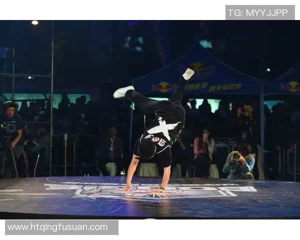 全国街舞大赛特别报道成都飞盘队如何在舞台上实现自我突破与成长